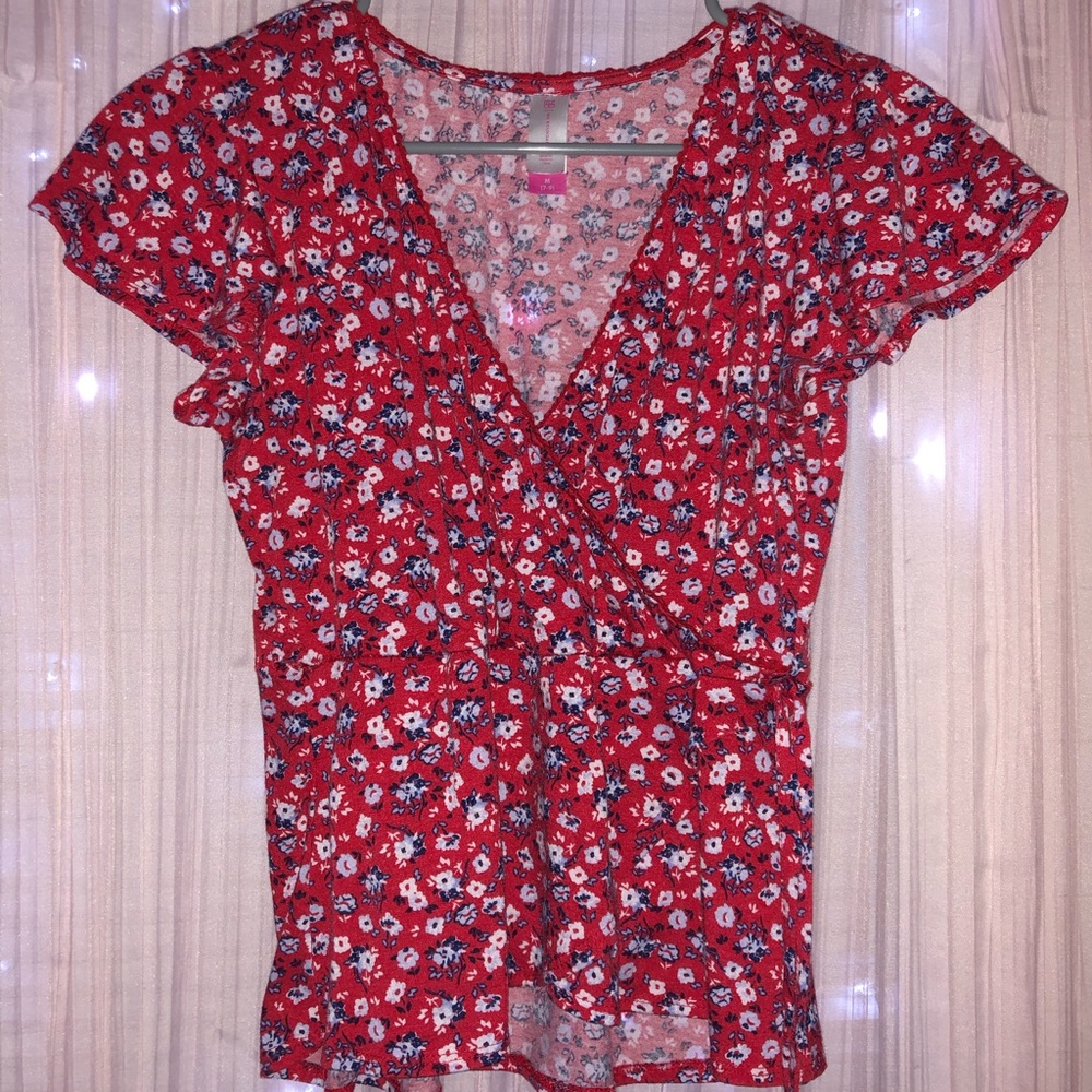 cute red floral No Boundaries tie up shirt